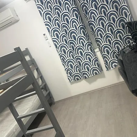 Hotel apartamentowy Szirom *